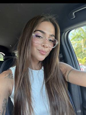 A post by @greeicybaila on TikTok caption: Que bonita es la vida que me ha hecho coincidir con gente tan bella 🦋