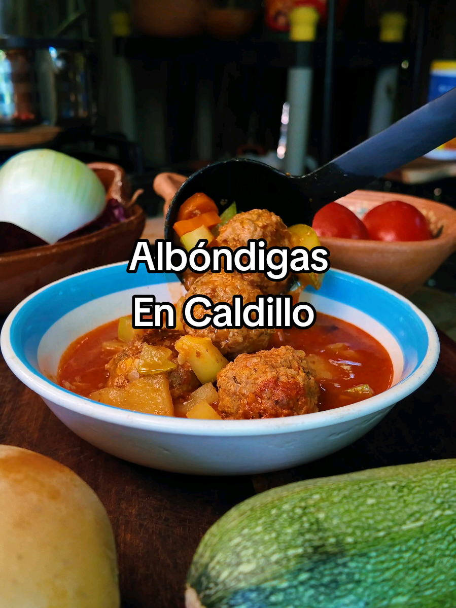 A post by @cocineroenproceso on TikTok caption: ¡Albóndigas en Caldillo! #yosoycocinero #recetas #recetasmexicanas #comidamexicana #recetafacil #albondigas #comidacasera 