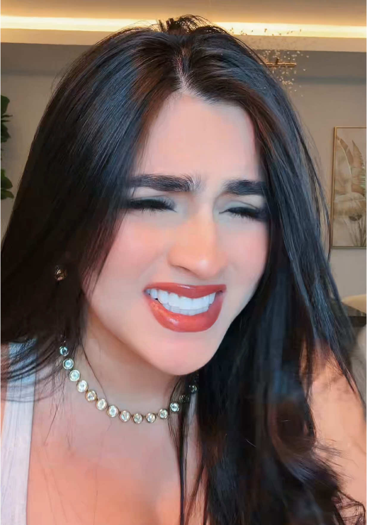 A post by @roxysomoza03 on TikTok caption: Quebré el vaso:(