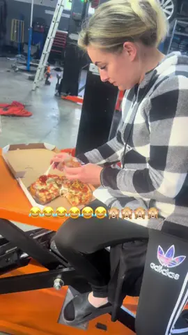 A post by @putrifonok on TikTok caption: 😂😂😂😂