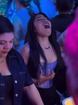 A post by @cuentameloyatv on TikTok caption: Oh no… No, no, no. 🎤🎶  Yalitza Aparicio canta y baila al ritmo de @Gloria Trevi 🫶🏻📺 #yalitzaaparicio #cuéntameloya #paratii #gloriatrevi #foryoupage #fouryou 