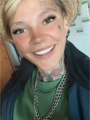 A post by @bauer_eule on TikTok caption: Guten Morgen ☀️ 