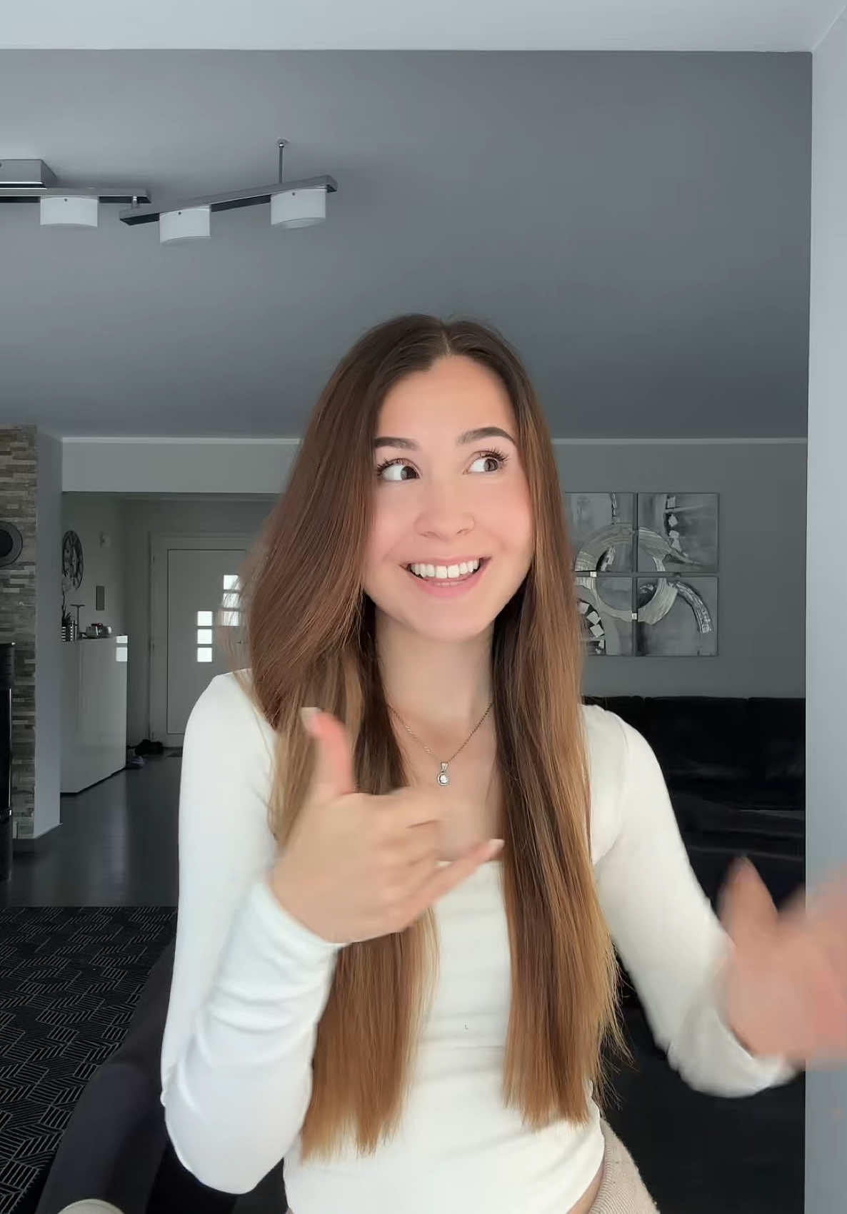 A post by @typischkassii on TikTok caption: Trage keine Lashextensions mehr, was sagen wir? 🫣