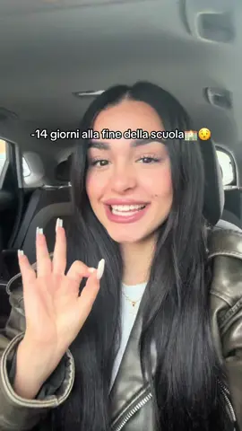 A post by @giadapasquii on TikTok caption: vi porterò con me in questi giorni😫 Chi è nella mia stessa situazione?😢