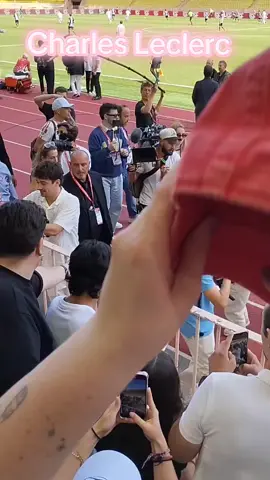 A post by @mydjack on TikTok caption: Charles Leclerc fait une séance de dédicaces à Monaco. #charlesleclerc #monaco #fyp #pourtoi #viralvideos #julesbianchi 