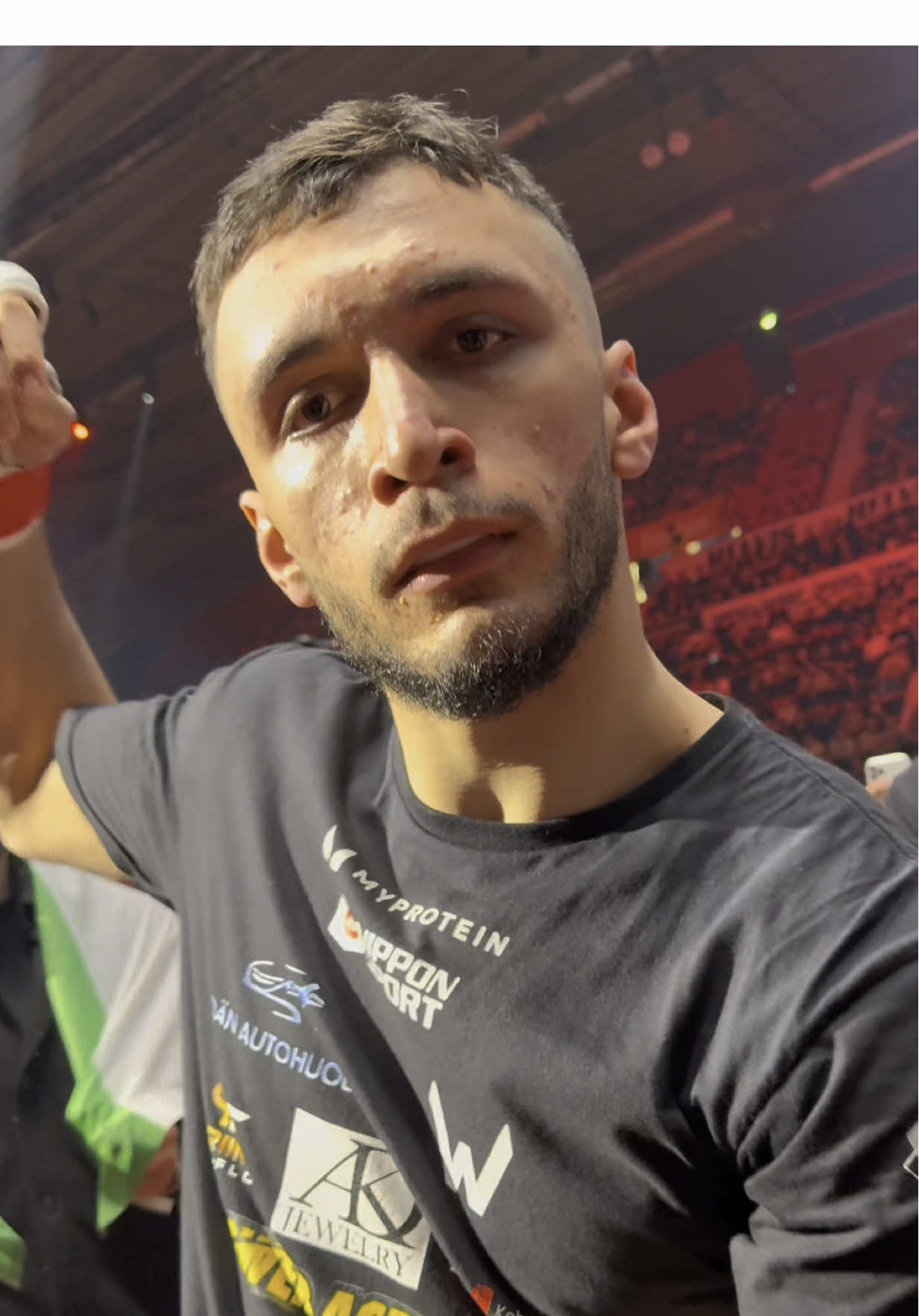 A post by @icecagefighting on TikTok caption: Mitä mieltä olit @Maga🦅🌟 sisääntulosta? 🧨 #icecage #sinulle 
