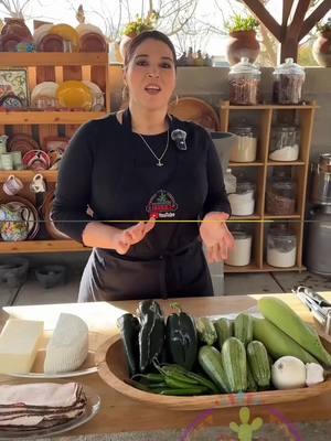 A post by @es.raquel on TikTok caption: Calabacitas horneadas 😋😋🔥🪵🪵❤️ (video completo en mi canal de Youtube Cocinando Con Raquel) #parati #fyp #cocinandoconraquel _R