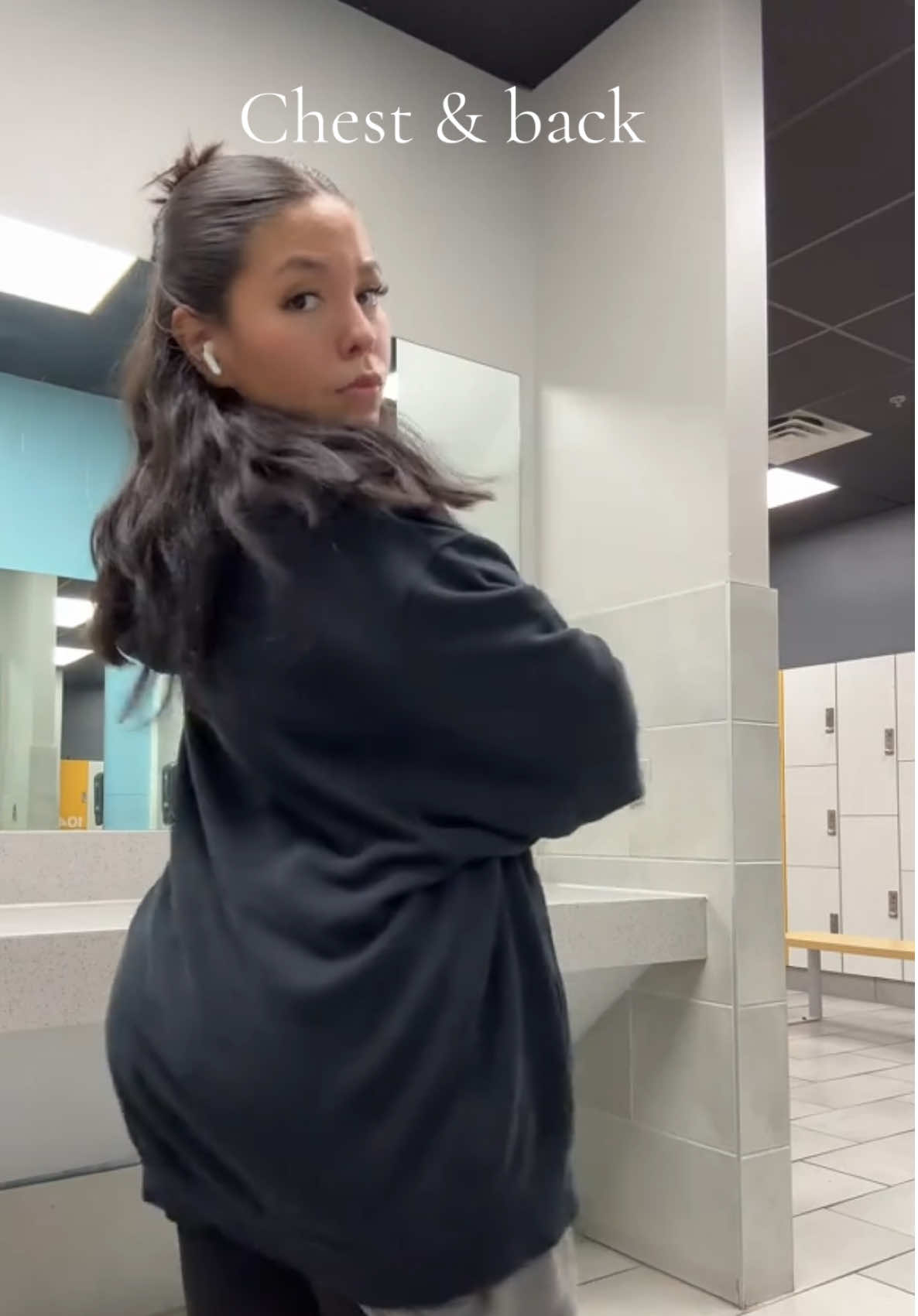 A post by @alexxliftsss on TikTok caption: No distractions #fyp #GymTok #xyzbca #GymTok #hyroxtraining 