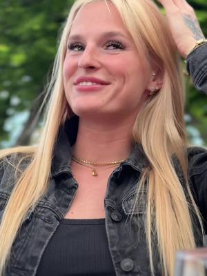 A post by @deborahssecret on TikTok caption: Ich hab ihm meine 🐱 gezeigt🤯