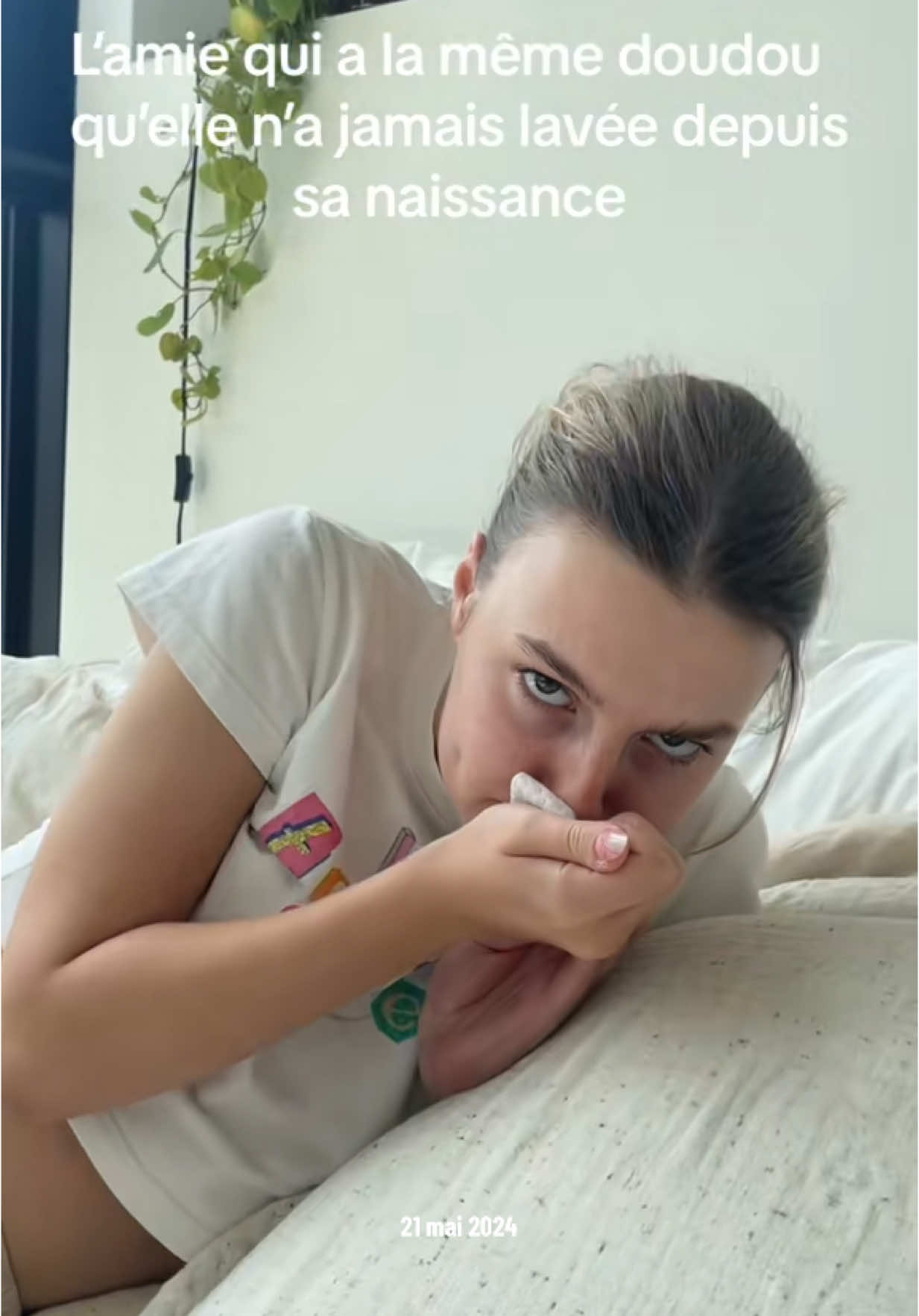 A post by @pascaledeblois on TikTok caption: Repost parce que encore cette semaine j’ai vu mon amie avec son doudou DEGUEULASSE😔🤣🤣 @zozoduval 
