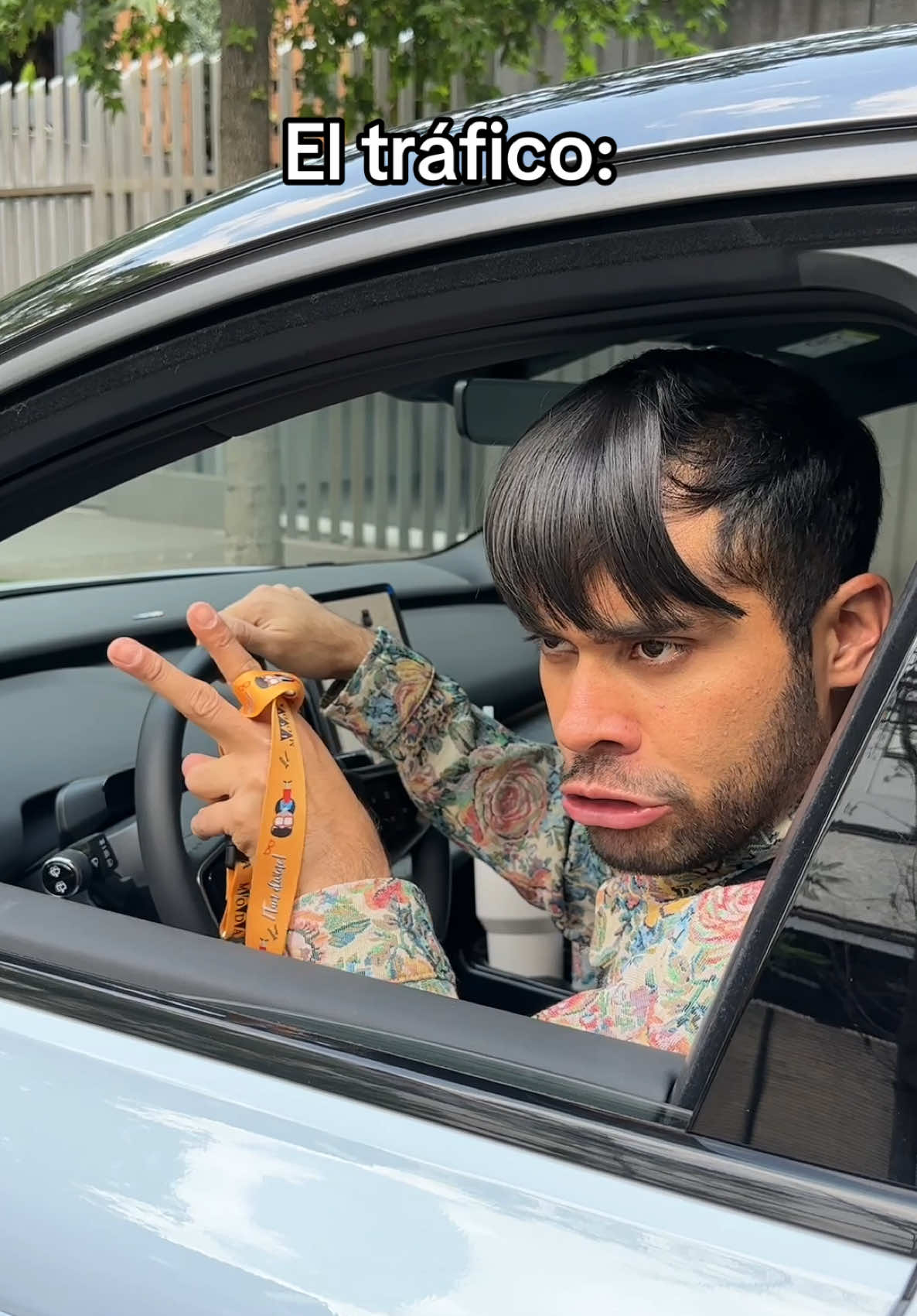 A post by @danivallem on TikTok caption: Más vale tarde pero seguro en mi Volvo EX30 😍 #TeamVolvo, #VolvoEX30 #Publicidad 