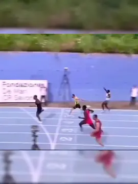 A post by @olimpicocol on TikTok caption: ⚡ Ronal Longa es el nuevo rey de los 100 metros en Suramérica 🌎 🇨🇴 El colombiano detuvo el cronómetro en 9.96 segundos en el Savona International Meeting en Italia 🇮🇹, imponiendo récord nacional, suramericano y boleto al Mundial de Tokio 2025. 🔥 📹: athleticsslb 