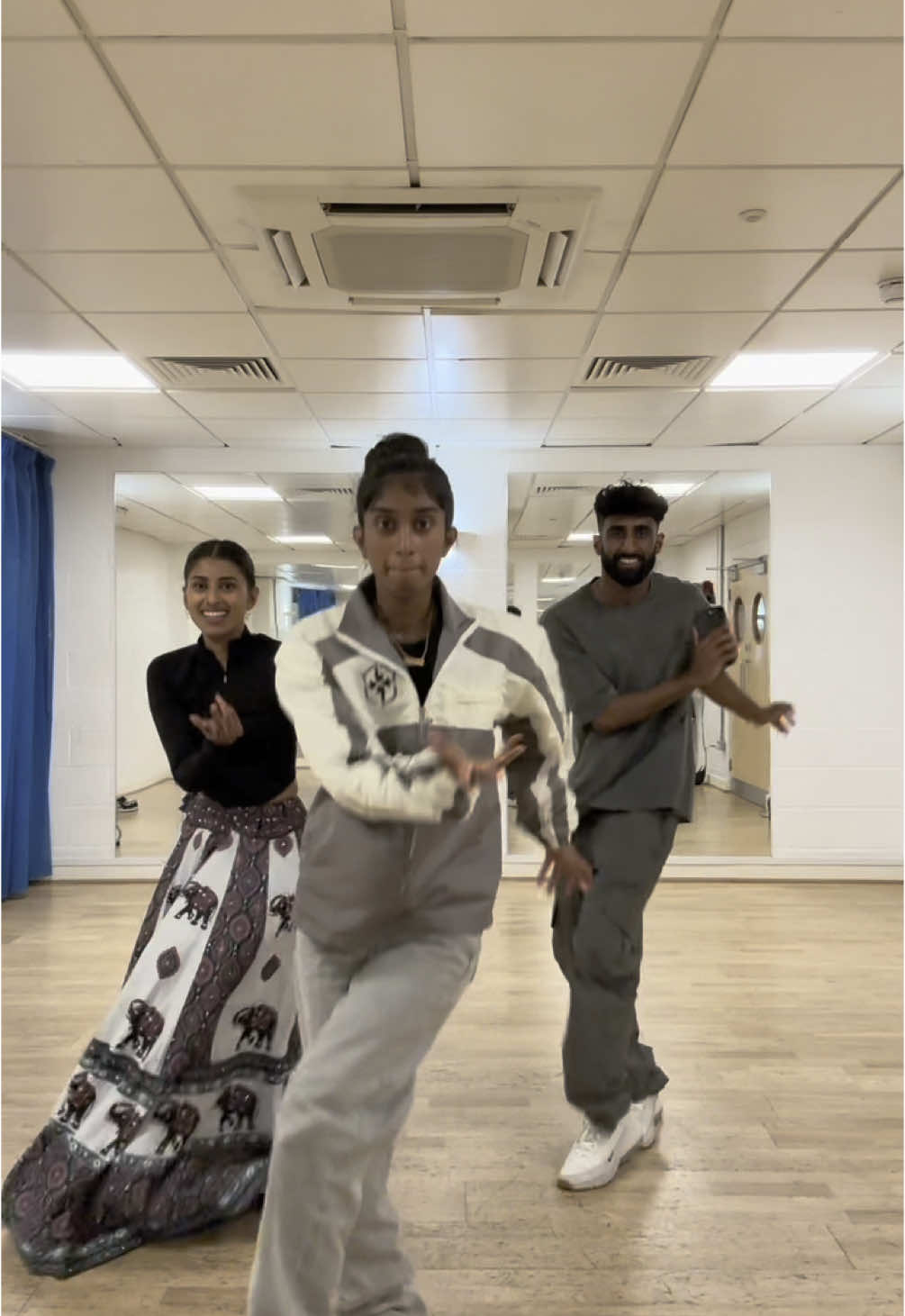 A post by @virushigaasrikuma1 on TikTok caption: Who wants to sign up for @mithusha ‘s dance workshop?  #tamil 