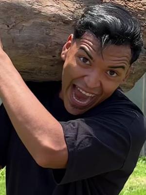 A post by @alfredolarin on TikTok caption: LARIN RAJANDO LEÑA #alfredolarin #parati #elsalvador #mexico 