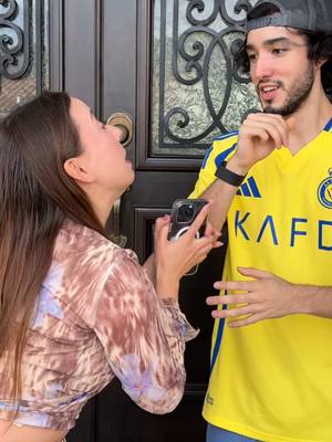 A post by @rickylemon99 on TikTok caption: eso venia con premio🗿