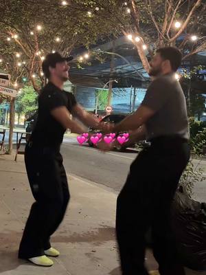 A post by @vittorfernando on TikTok caption: 🥰