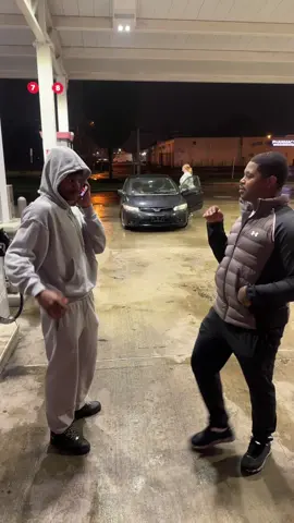 A post by @phillygoatdyceeeee on TikTok caption: #fyp #philly #viral dc: us 😭🔥🔥🔥🔥