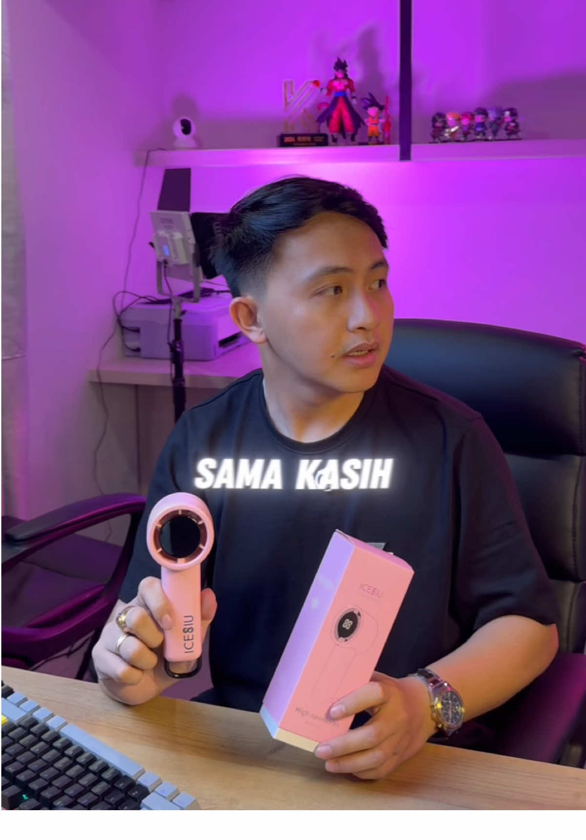 A post by @rivelsumigar on TikTok caption: Kaget @Kasih Tirayoh_ bawah keluar mobil😱