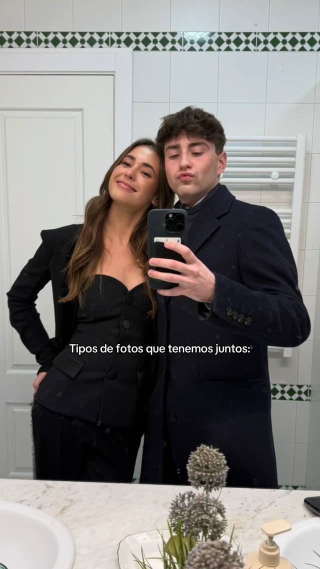 A post by @manuregatoo on TikTok caption: Esq no soy de hacer muchas fotos @Marina Barrial || lg: manuregato