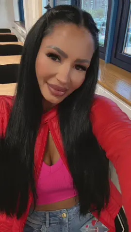 A post by @florinadragomir5 on TikTok caption: #💔 #tiktok #u #viralvideos 