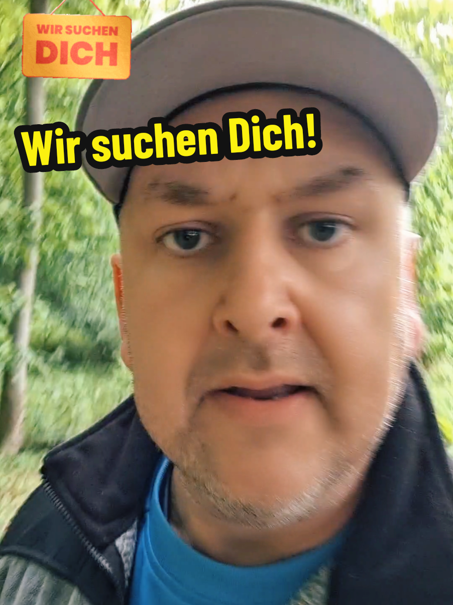 A post by @datschenmaen on TikTok caption: Wir suchen Dich! 🫵 Du hast Ahnung von Audio bearbeitung , Videoschnitt usw.? Dann bewirb Dich bei uns als Cutter für unseren Podcast "TittymitEi"! Bitte nur Leute mit Erfahrung! Bewerbung an mich @Datschenmaen oder hier per PN! Komm in unser Team! #datschenmän #comedie #Satire #tittymitei #bewerbung #audiobearbeitung #Schnitt #podcast 