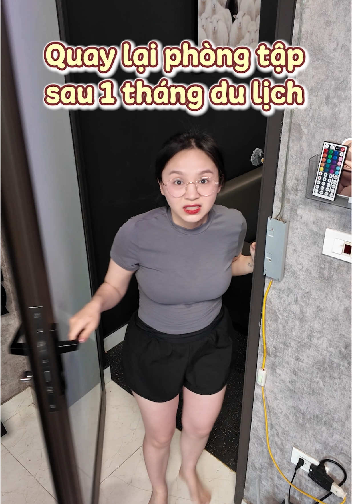 A post by @dangthuhaf on TikTok caption: Chị PT bảo hôm nay toàn bài dễ ăn #schannel #dangthuha #dangthuhaf 