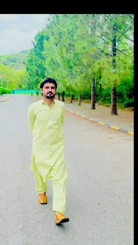 A post by @gilamanwazir22 on TikTok caption: #gilamanpashteen #viralvideo #foryou #viraltiktok #foryoupage 
