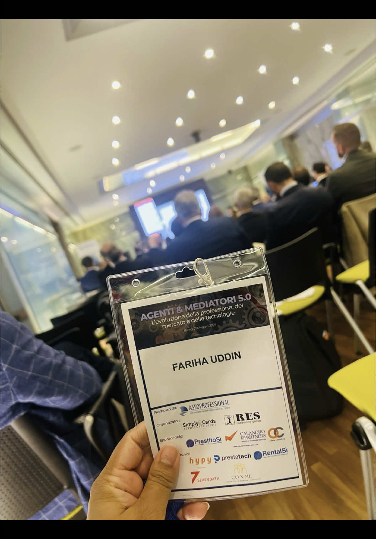 A post by @farihamitu20 on TikTok caption: #eventi #meeting #agenti #finanza #bancaditalia #roma #hall #farihamitu #farihamitu #oam 