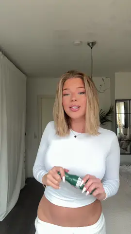A post by @elaine.victoria on TikTok caption: anzeige| Wieso kannte ich das produkt noch nicht ? 🥲 @NEQI @Rossmann #hair #foryourpage #fürdich 