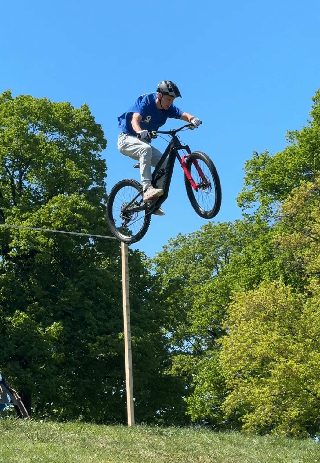 A post by @wibmergabriel on TikTok caption: High Jump Contest was insane!!🚀😮‍💨 #fyp #foryou #viral #fürdich #fypシ #fy 