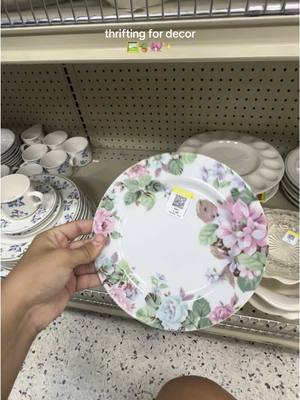 A post by @emmamarie on TikTok caption: did not find lamps but still good thrift finds 👏🏼🤭🎀