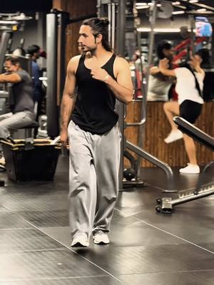 A post by @rahilreehanofficial on TikTok caption: د چا کیسه کی نه ین #فار #foryoupage #gym 