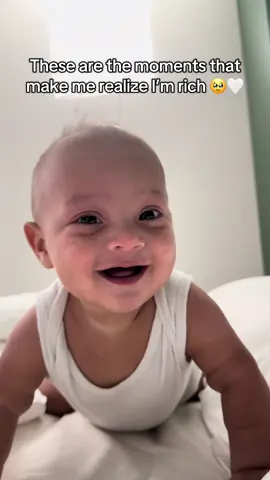 A post by @lilversachi on TikTok caption: Rich in life and love ❤️ #fyp #foryou #fy #lilversachi #viral #momtok #firsttimemom #baby #babyboy 