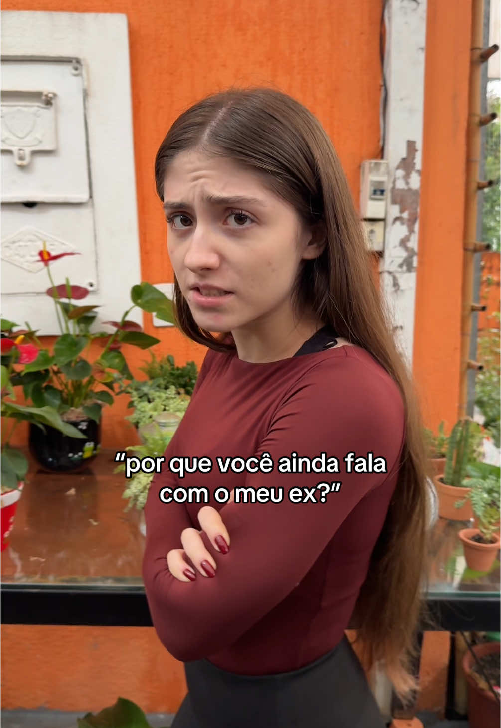 A post by @sofiaespanha on TikTok caption: para de falar com ele @Carol Dias 
