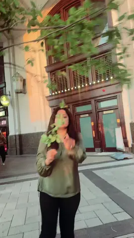 A post by @renaahmed_29 on TikTok caption: তোমার সাথে প্রেম করতে আমার বড় শখ 🤪#renaahmad #foryou #foryoupage #viralvideo #unfreezemyacount #banglasong #london🇬🇧 #bdtiktokofficial🇧🇩 