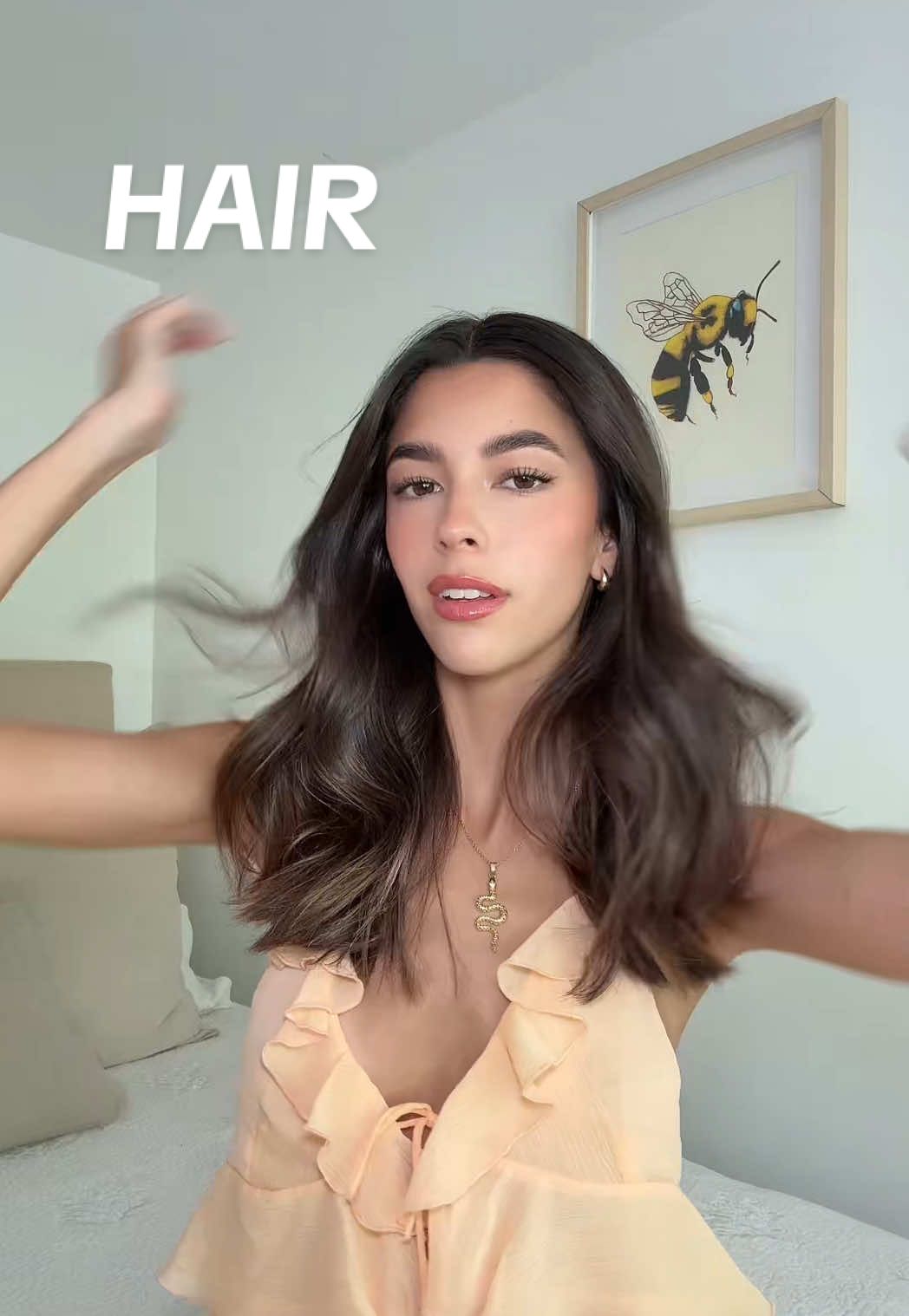A post by @mariaacastaneda on TikTok caption: El secreto para un healthy hair es que se quede en tu cabeza y se vea como nunca 💛💁🏻‍♀️ Es: Pantene Biotinamina B3 anticaída y nutrición #QuédateEnMiCabeza #PanteneBiotinanimaB3 #PanteneMexico #Publicidad   @Pantene Latinoamérica @pantenemexico