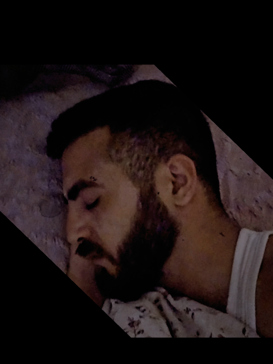 A post by @heyalallal on TikTok caption: الدنيا حلوة... إلا لما تحلم أنك نسيت ال Partizip Perfekt للفعل  #اكوزاتيف_وداتيف #كلمات_المانية #تحدث_المانية #كورس_الماني #GermanChallenge 