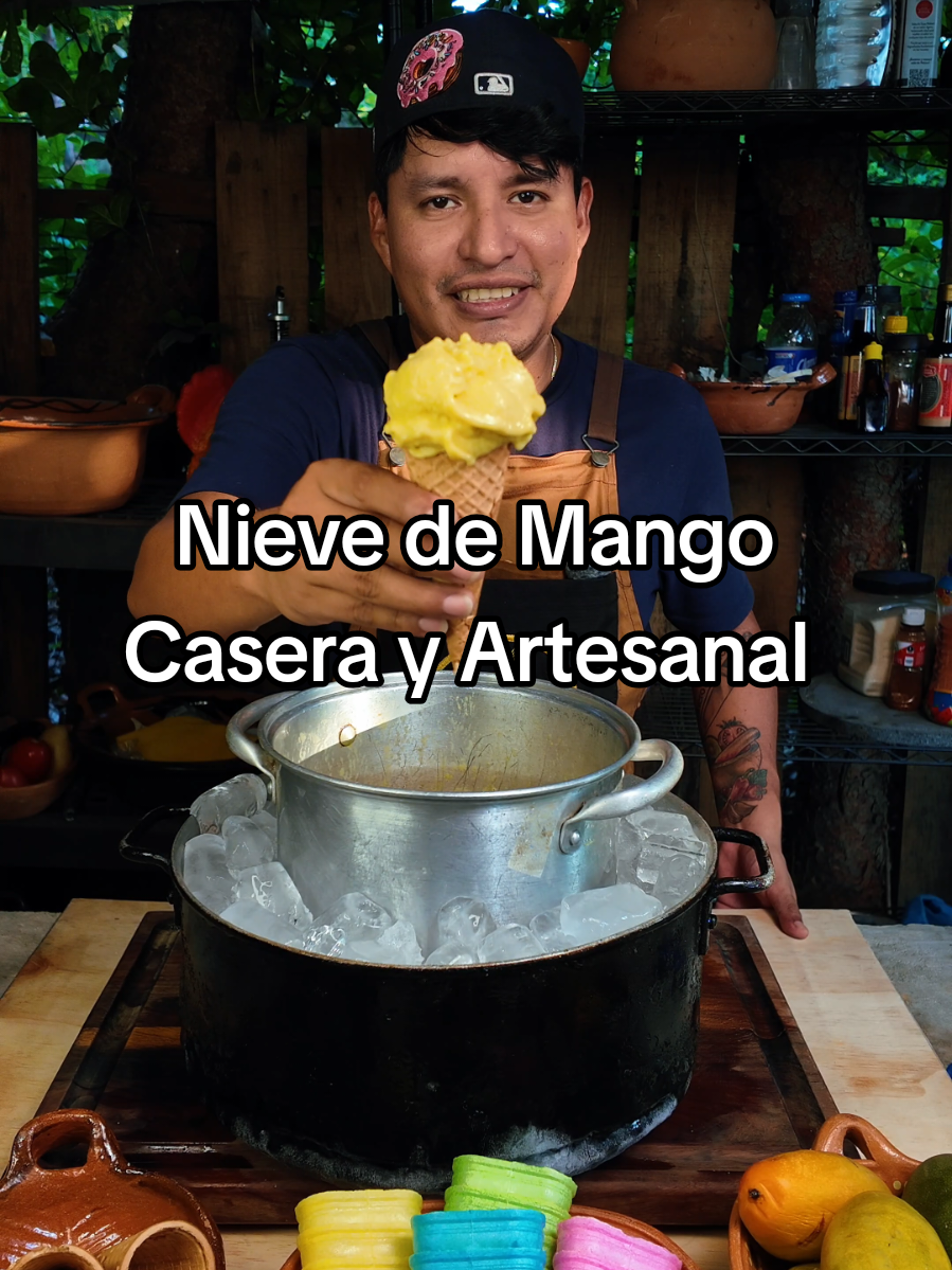 A post by @cocineroenproceso on TikTok caption: ¡Nieve de Mango Casera y Artesanal! #yosoycocinero #recetas #recetasmexicanas #comidamexicana #nievedemango