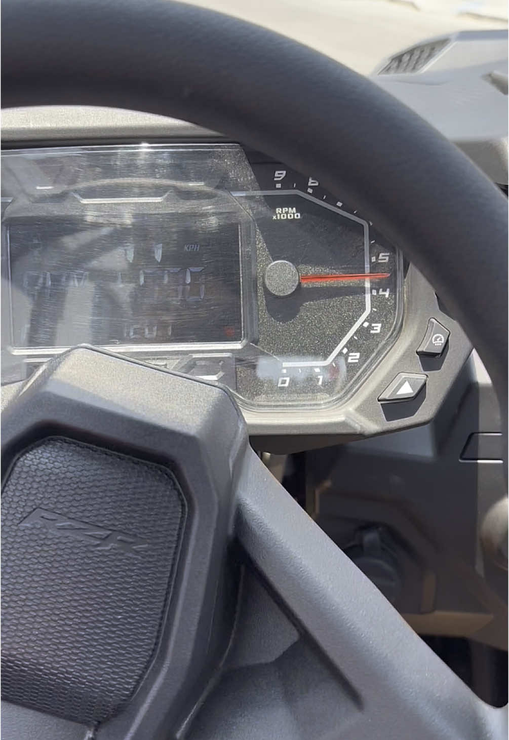 A post by @rutas_michoacan on TikTok caption: Probando, válvula de alivio por primera vez RZR Pro S 2025 Turbo 🚜💨
