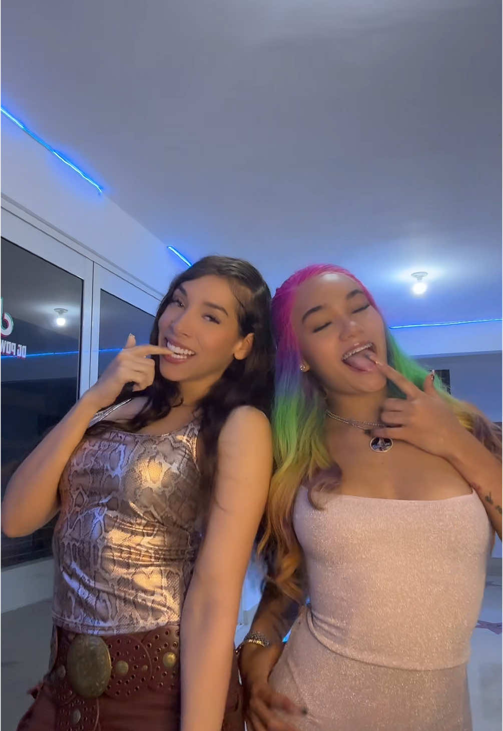 A post by @lagigird on TikTok caption: 😍 @masha_oficial_2 