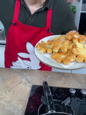 A post by @chefoktayusta on TikTok caption: Kahvaltılık  pişi