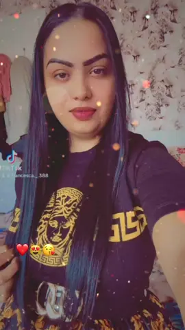 A post by @francesca._.388 on TikTok caption: 🙈😘❤️