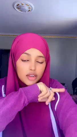 A post by @zeynaat___________23 on TikTok caption: Gabar leysaameed inaa ahay Maliga dreemaa 😂🙆‍♀️