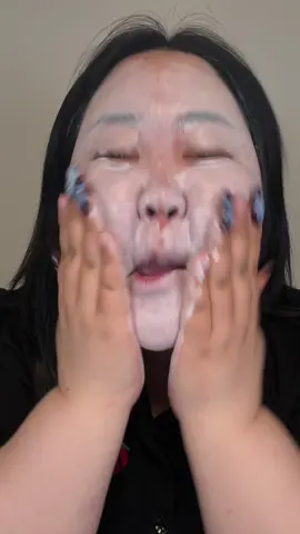 A post by @ssinxxi on TikTok caption: 이런 선크림 바르지마…#추천 #틱톡뷰티 
