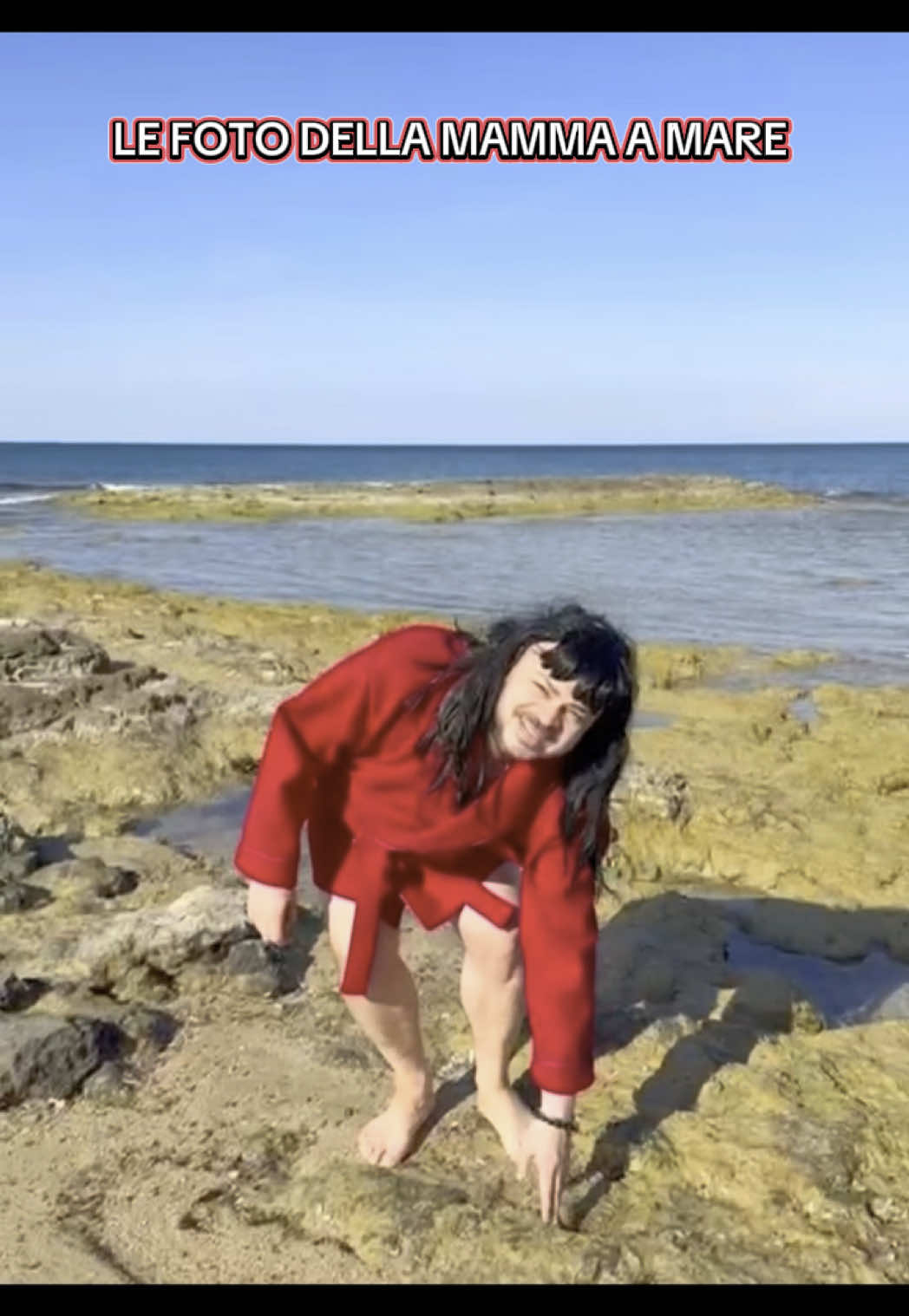 A post by @mandrake1984real on TikTok caption: IMBARAZZI - FOTO A MARE MAMMA VS PAPÀ 