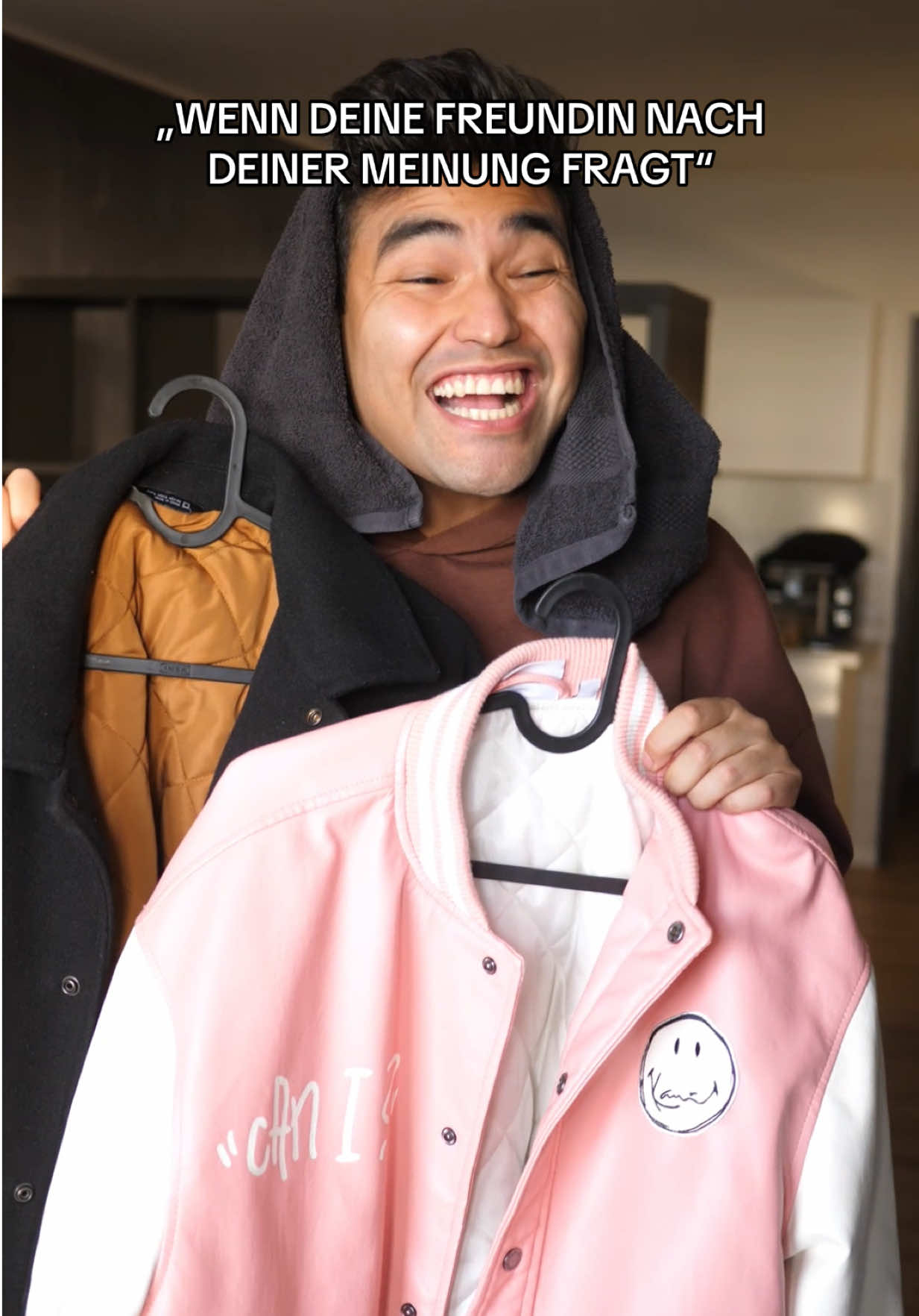 A post by @fittihollywood on TikTok caption: Das Ende 😂 - seid ihr Single oder vergeben? 