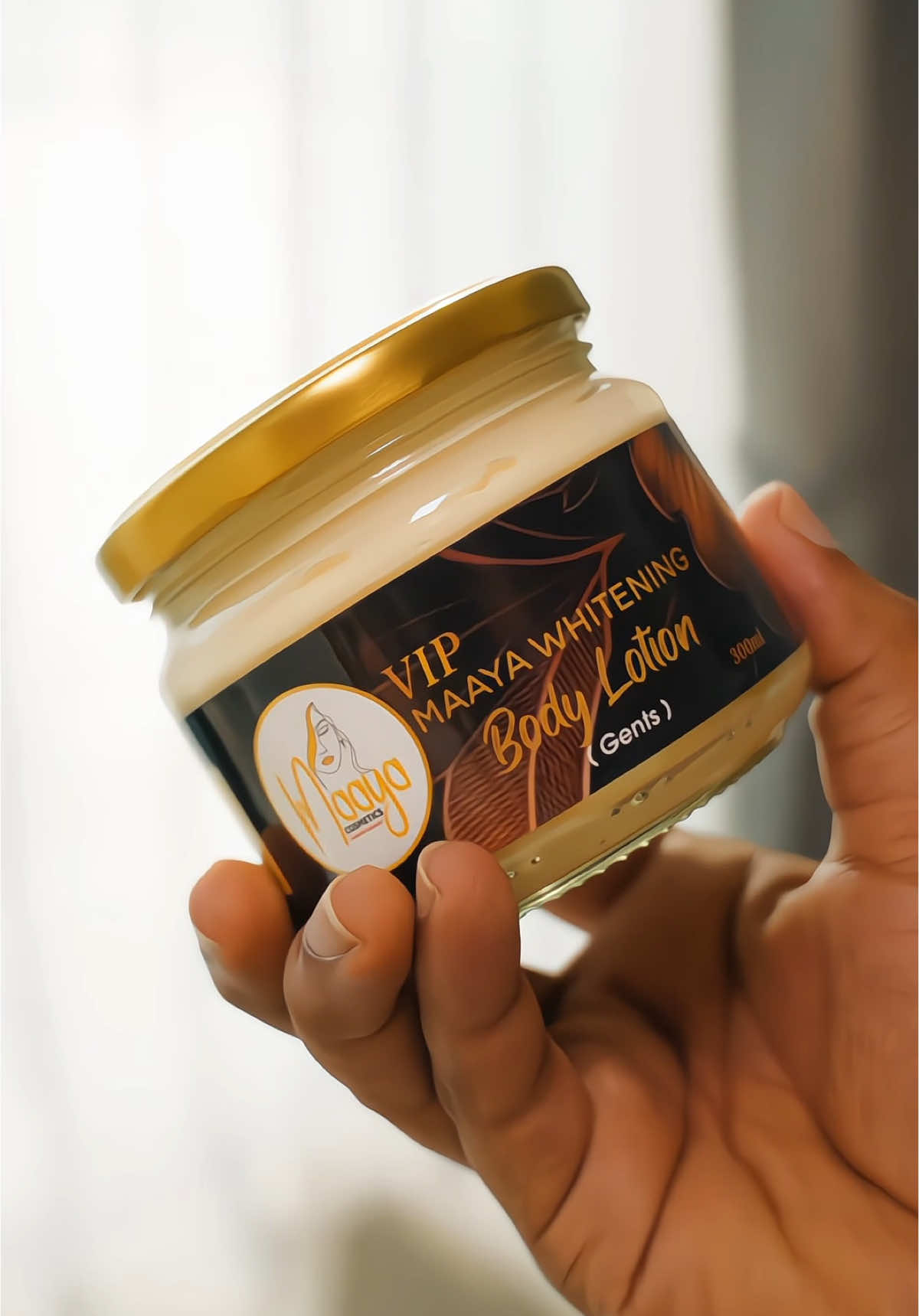 A post by @zayn_inzi on TikTok caption: Maaya Cosmetics-Face Wash/Face Cream / Face Serum / Body Cream @@Maaya  *****0741909764***** *****0772664685***** ##srilankanbeauty##skinwhitenintips##skincaresrilanka ##fyp##foryoupage ##trendingbeauty