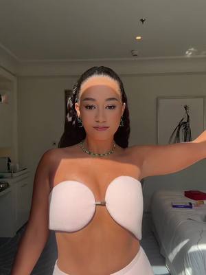 A post by @lenasituations on TikTok caption: vous moquez pas !!  glam @L’Oréal Paris by @Manelmakeup et @Fatoudidmyhair !!! invitation 