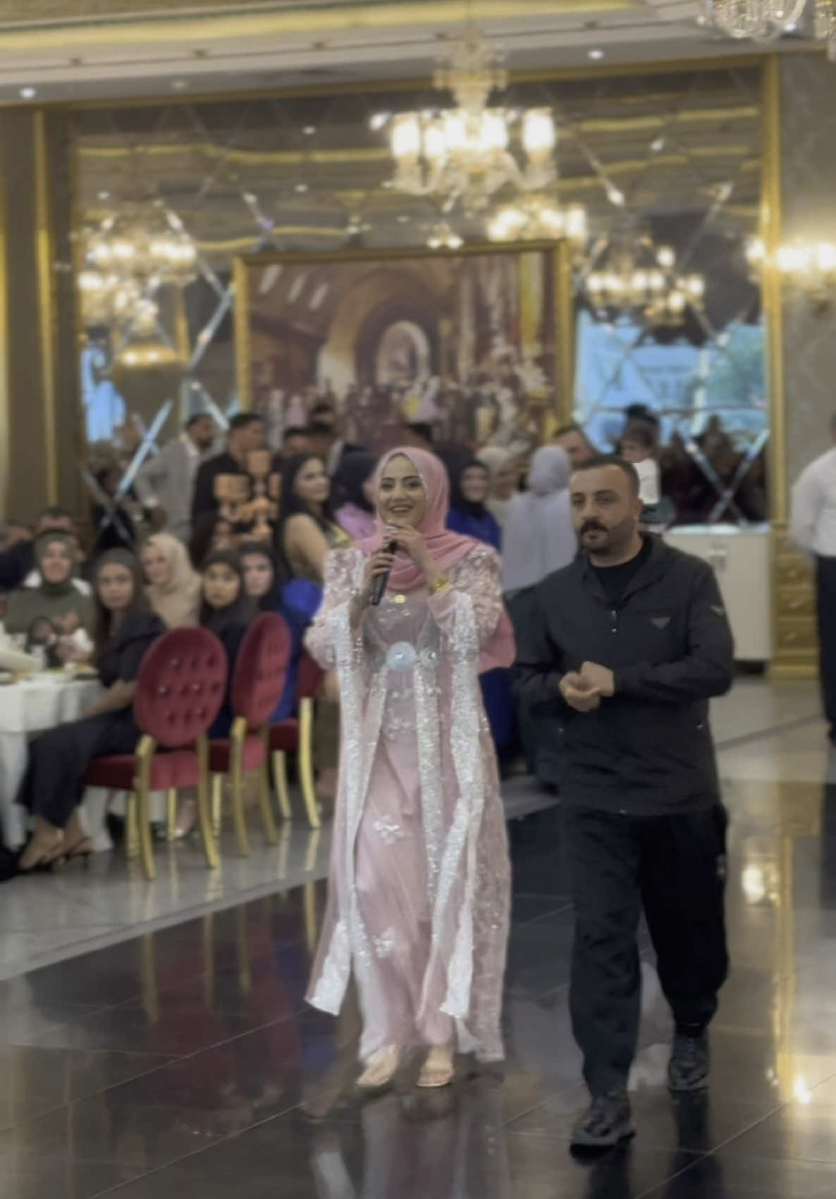 A post by @turkanhazalofficial on TikTok caption: 4 saatlik düğünü 1 Dk ya sığdırmaya çalıştım 🫶