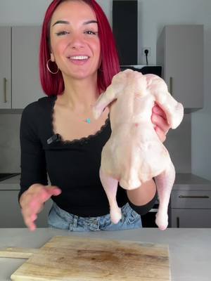 A post by @su_ice_ on TikTok caption: Saftiges Ofen-Hähnchen mit Kartoffeln 🍗🥔 Hänchen wird mit 2EL Joghurt, 1 EL Tomatenmark, 1 Zitrone, Salz, Pfeffer, Curry, Gemüsebrühe, Paprikapulver, Kurkuma und Paprika rosenscharf mariniert und bei 175 Grad Umluft für 1 Stunde und 20 Minuten backen. Die Backzeit ist natürlich abhängig von der Größe eures Hähnchens.  #Foodtiktok #homemadefood #foodie #chicken #chickenrecipe #yummy #easyrecipe #simplerecipe #dinneridea #rezept #recipe 